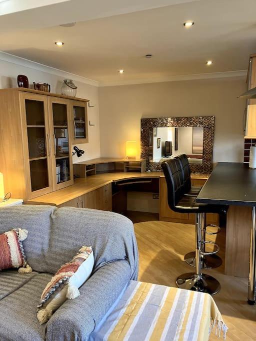 Bright Central Large Cosy Flat セント・アンドルーズ エクステリア 写真