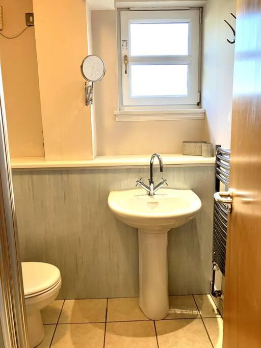 Bright Central Large Cosy Flat セント・アンドルーズ エクステリア 写真